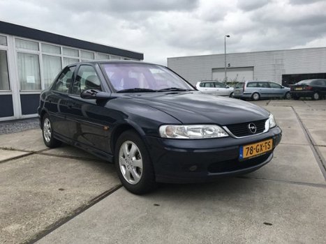 Opel Vectra - Clima/Lederen/Nieuwe Distributie/1.8-16V Onyx - 1