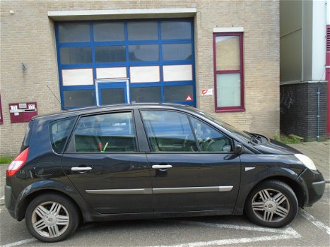 Renault Megane Scenic 1.6 16V 2004 Onderdelen en Plaatwerk - 2