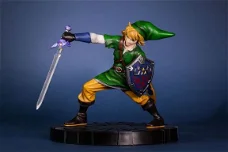 HOT DEAL The Legend of Zelda Skyward Sword PVC Statue Set Link + Scervo