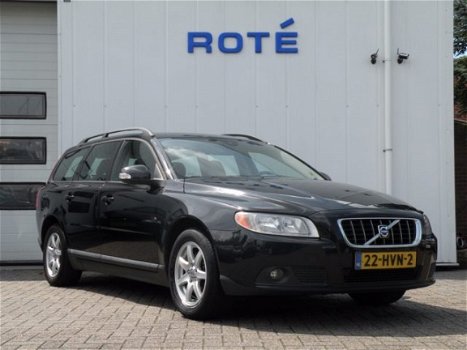 Volvo V70 - 2.0D Kinetic Leder Navi PDC 136 pk - 1