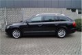 Skoda Superb - 1.6 TDI Greenline Ambition Xenon Navi Clima PDC LMV - 1 - Thumbnail