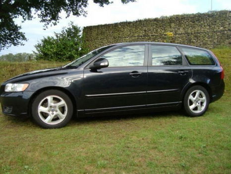 Volvo V50 - SPORT/ECC/PDC/NAVI/XENON/LM/TRH/SAPH-BLACK/INR&GAR.MOG - 1