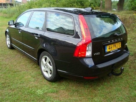 Volvo V50 - SPORT/ECC/PDC/NAVI/XENON/LM/TRH/SAPH-BLACK/INR&GAR.MOG - 1