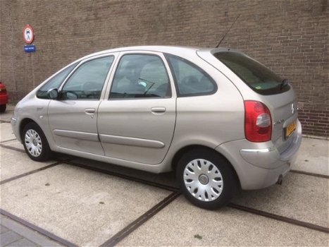 Citroën Xsara Picasso - 1.8i-16V Image - 1