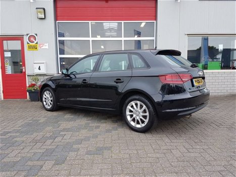 Audi A3 Sportback - 1.6 TDI Attraction Pro Line Navigatie PDC Lichtmetaal Climate control cruise - 1