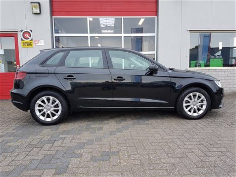 Audi A3 Sportback - 1.6 TDI Attraction Pro Line Navigatie PDC Lichtmetaal Climate control cruise - 1