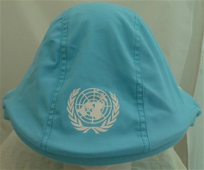 Helm Overtrek, type: M95, UN (United Nations), Koninklijke Landmacht, maat: L, 2004.(Nr.1) - 1