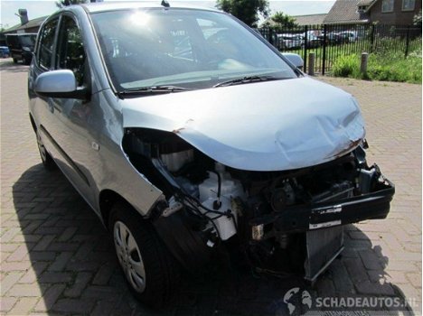 Hyundai i10 - 1.1i 12_V I-DRIVE - 1