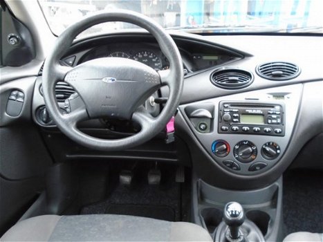 Ford Focus Wagon - 1.6-16V COOL EDITION, AIRCO, ELEK-RAMEN, CENT-VERGRENDELING, RADIO-CD, TREKHAAK - 1