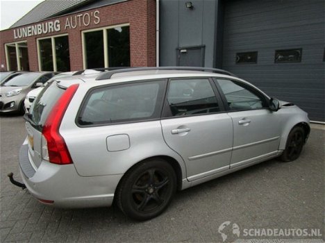 Volvo V50 - 1.6D 80KW SUMMUM LEER NAVI PDC BLISS - 1