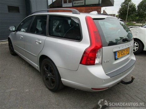 Volvo V50 - 1.6D 80KW SUMMUM LEER NAVI PDC BLISS - 1