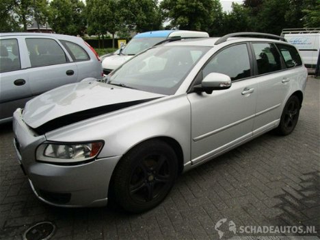 Volvo V50 - 1.6D 80KW SUMMUM LEER NAVI PDC BLISS - 1