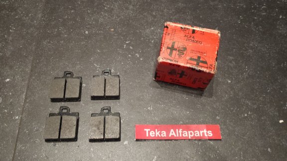 Alfa Romeo Alfasud set remblokken 795.281 NOS - 0