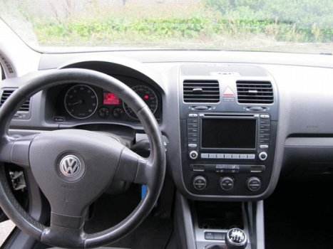 Volkswagen Golf - 1.6 FSI Sportline - 1