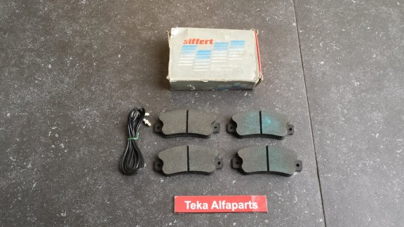 Alfa Romeo 75 Remblokken voor Schijfrem Siffert by I.B.C. *NOS* - 0