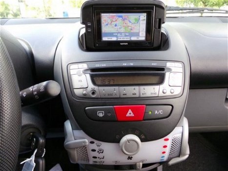 Toyota Aygo - 1.0vvti comfort navigator - 1