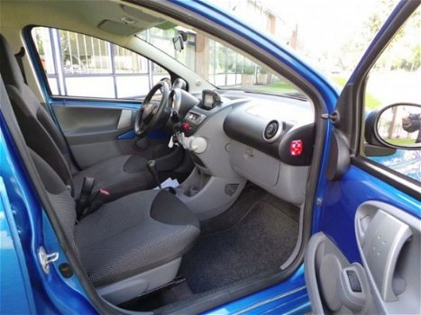 Toyota Aygo - 1.0vvti comfort navigator - 1