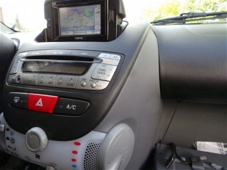 Toyota Aygo - 1.0vvti comfort navigator - 1