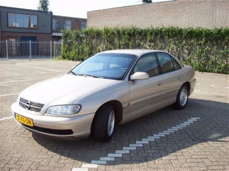 Opel Omega - 2.2i-16V - 1