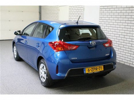 Toyota Auris - 1.3 VVT-i Now 5-Drs - 1