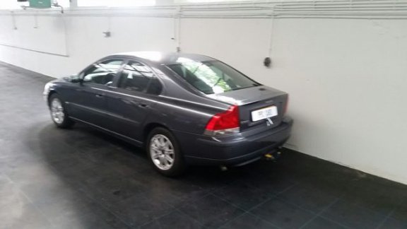 Volvo S60 - 2.4 D5 GEARTRONIC EDITION Nette Automaat dealer onderhouden .Navi - 1