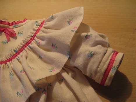 Een vintage poppenkleedje...voor een pop van ca. 50 cm - 3