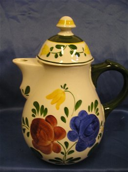 Villeroy & Boch. (koffie-thee)pot met deksel uit de serie :1x Ma Pomme en 1x bauernblume.BOCH. - 2