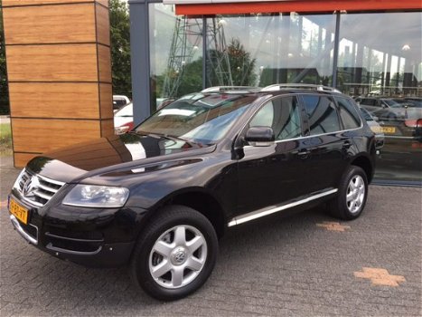 Volkswagen Touareg - 5.0 V10 TDI LEDER NAVI CLIMA CRUISE SCH DAK TREKH NW MOTOR 7800 E INCL BTW Mees - 1