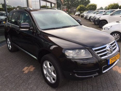 Volkswagen Touareg - 5.0 V10 TDI LEDER NAVI CLIMA CRUISE SCH DAK TREKH NW MOTOR 7800 E INCL BTW Mees - 1