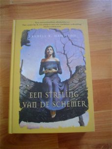 Een streling van de schemer door Laurell K. Hamilton