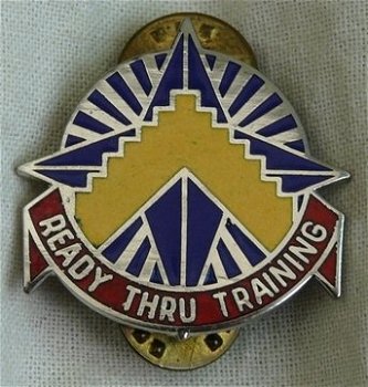 Speld / Pin Badge, DUI, READY THRU TRAINING, 27th Training Command, US Army, jaren'70/'80.(Nr.1) - 0