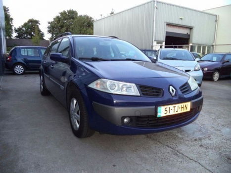 Renault Mégane Grand Tour - Mégane 1.6-16V Business Line - 1