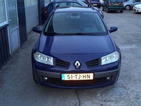 Renault Mégane Grand Tour - Mégane 1.6-16V Business Line - 1