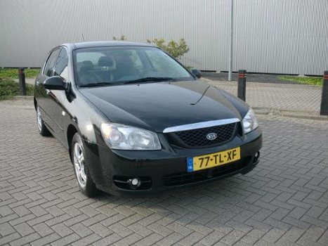 Kia Cerato - 2.0-16V Sport - 1