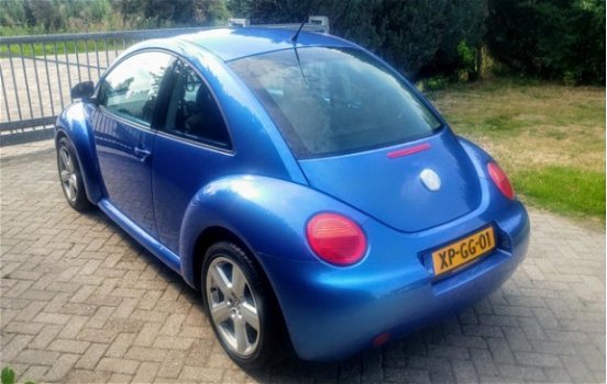 Volkswagen New Beetle - 2.0 Highline - 1