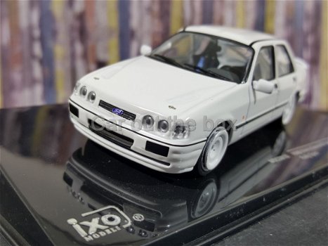 Ford Sierra Cosworth 4x4 1992 wit 1:43 Ixo - 2