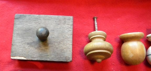 Oude en antieke houten knoppen 1800/1930.no 2. - 2