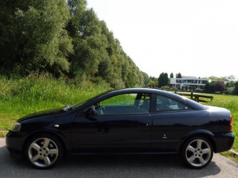 Opel Astra Coupé - 2.0-16V Turbo - 1