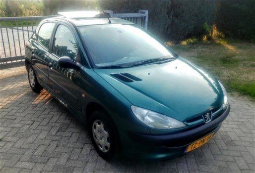 Peugeot 206 - 1.1 XR - 1