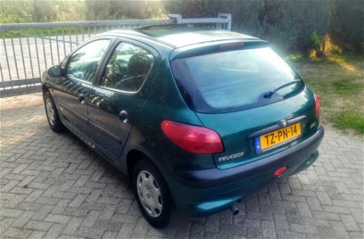 Peugeot 206 - 1.1 XR - 1