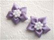Satijnen bloem met wit parel hart ~ 3 cm ~ Oud lila paars - 1 - Thumbnail