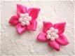 Satijnen bloem met wit parel hart ~ 3 cm ~ Fuchsia roze - 1 - Thumbnail