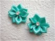 Prachtige satijnen spiraal bloem met bling ~ 2,5 cm ~ Mint groen - 1 - Thumbnail