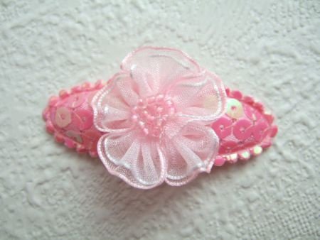 Prachtige organza bloem met kraaltjes ~ 2,5 cm ~ Licht bruin - 3