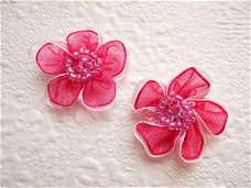 Prachtige organza bloem met kraaltjes ~ 2,5 cm ~ Donker roze