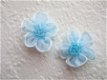 Prachtige organza bloem met kraaltjes ~ 2,5 cm ~ Licht blauw - 1 - Thumbnail