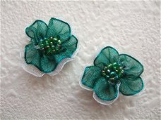 Prachtige organza bloem met kraaltjes ~ 2,5 cm ~ Groen