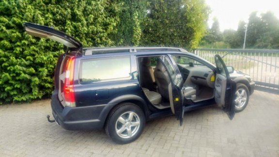 Volvo XC70 - 2.5 T Kinetic - 1