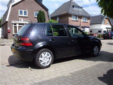 Volkswagen Golf - 2.3 V5 Highline