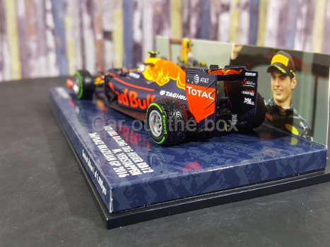 Red Bull RB12 2016 Verstappen 1:43 Minichamps - 3